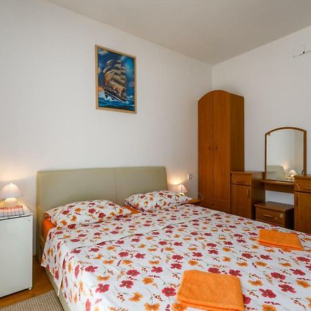 Holiday House Snjezana Krk Town Luaran gambar