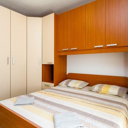 Holiday House Snjezana Krk Town Luaran gambar