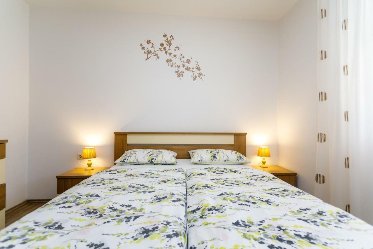 Holiday House Snjezana Krk Town Luaran gambar