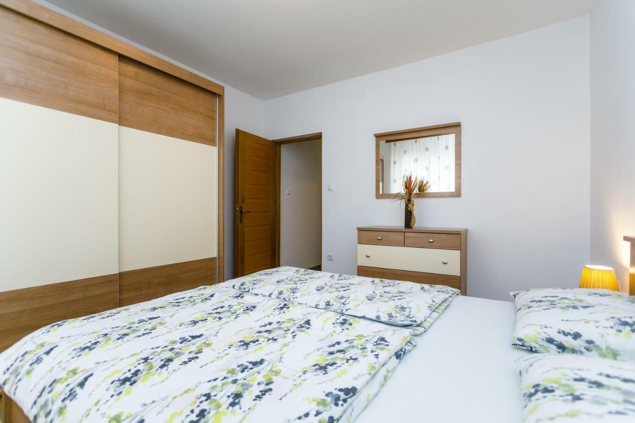Holiday House Snjezana Krk Town Luaran gambar