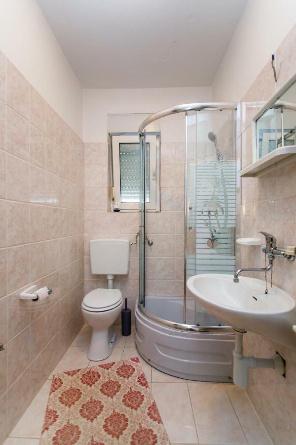 Holiday House Snjezana Krk Town Luaran gambar