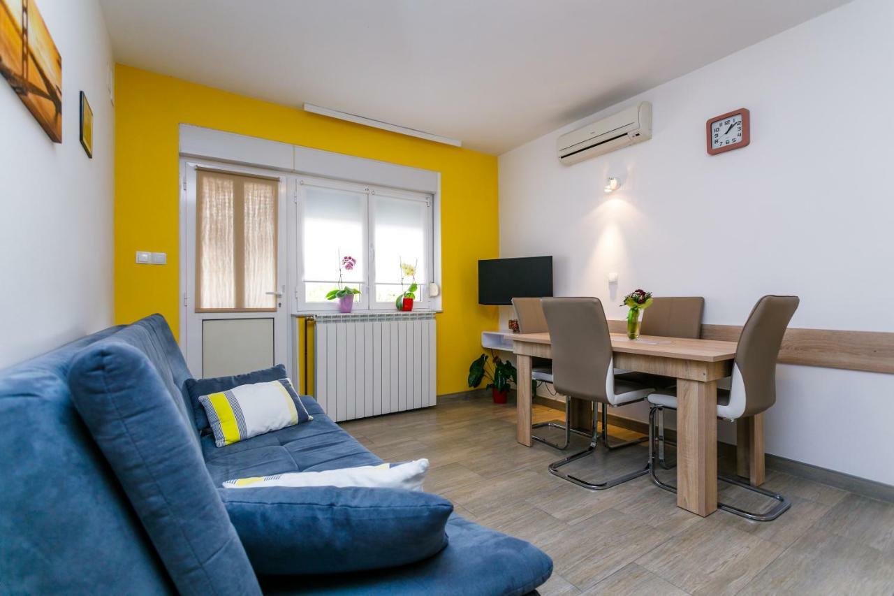 Holiday House Snjezana Krk Town Luaran gambar