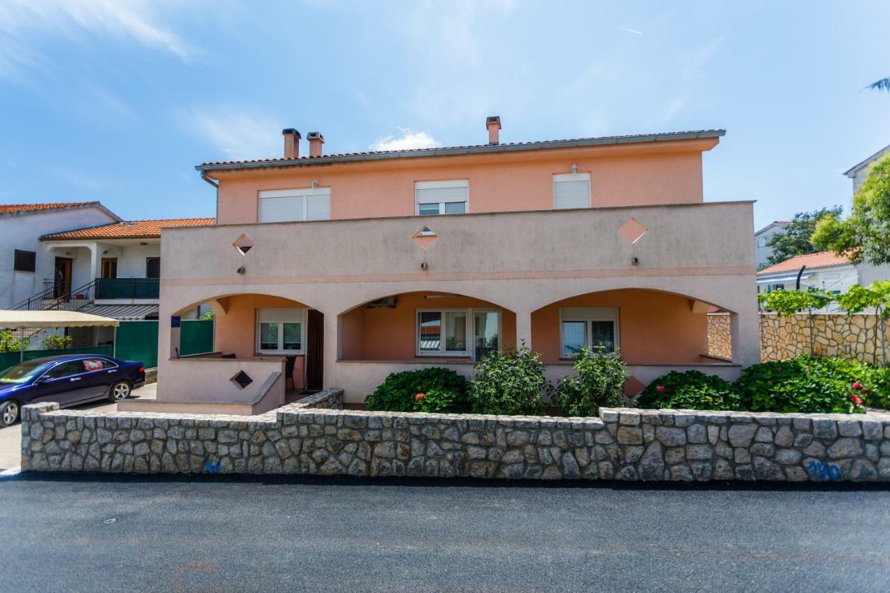 Holiday House Snjezana Krk Town Luaran gambar