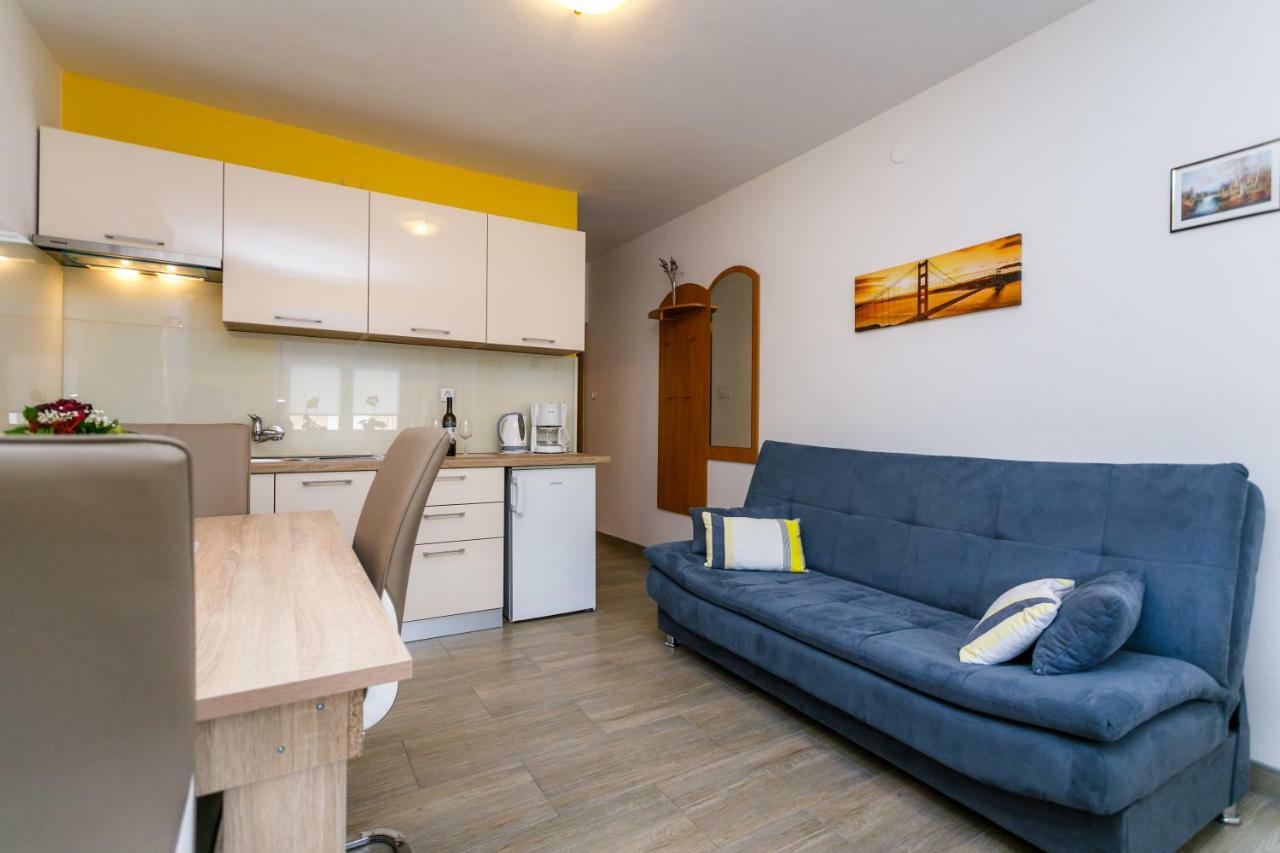 Holiday House Snjezana Krk Town Luaran gambar