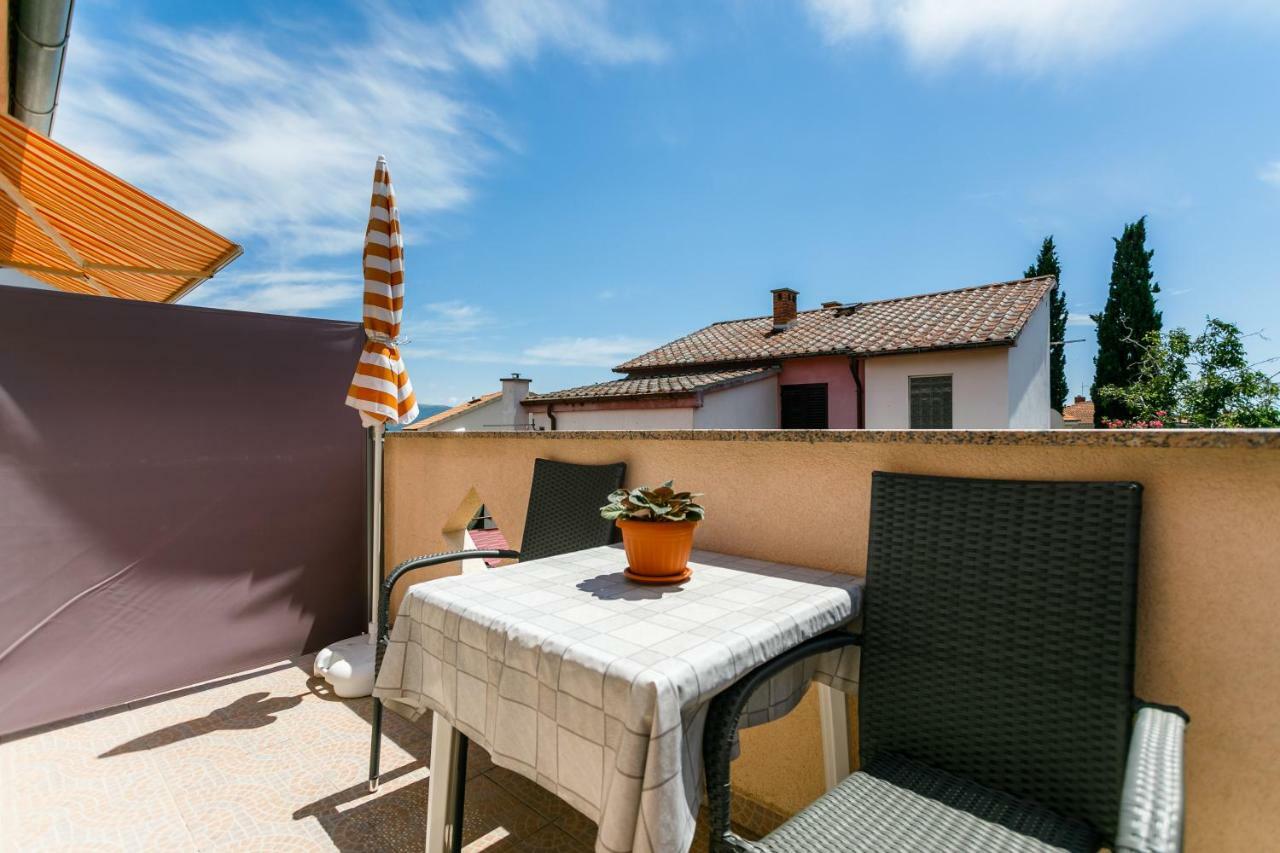 Holiday House Snjezana Krk Town Luaran gambar